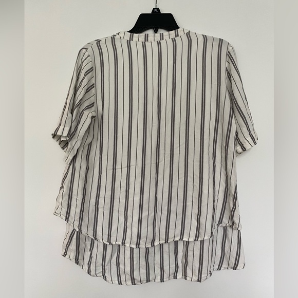 Thyme Maternity nursing shirt, size S - Picture 2 of 6